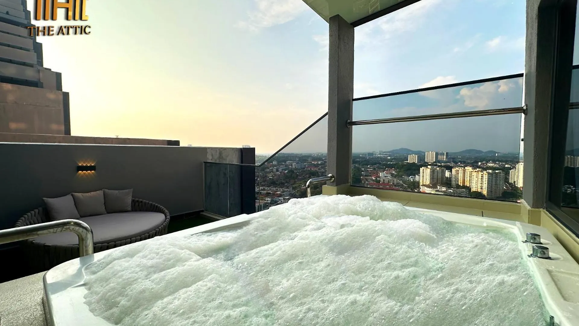 Attic Home Melaka Imperio Residence & Jonker 0*, 말라카